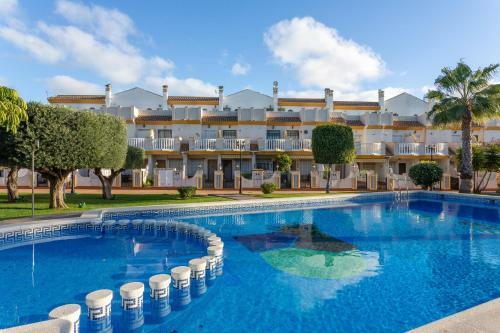 Pool-side Townhouse In Cabo Roig