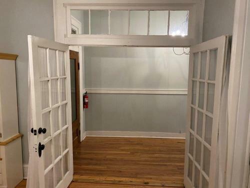 Apartamento Dauphin District Darling #1-downtown, Restaurants