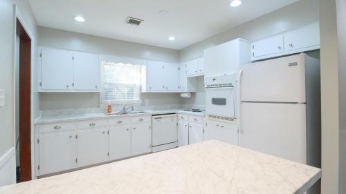 Comfortable Cozy Getaway 3 Bedroom With Gameroom