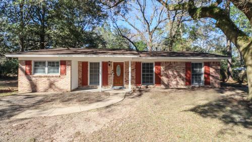 Comfortable Cozy Getaway 3 Bedroom With Gameroom