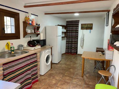 Cortijo El Lavadero - Le�a Incluida