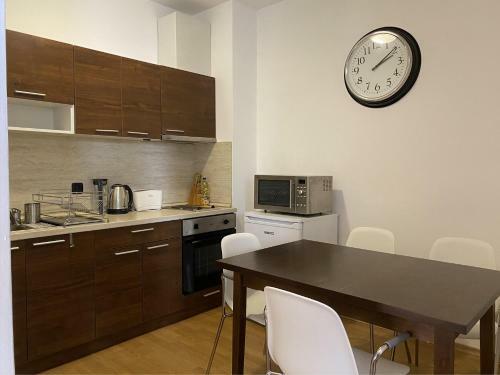2 Br Apartment Next To Gondola Ski Lift
