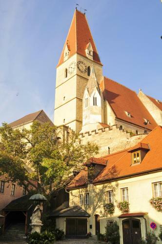 Hostal G�stehaus & Heuriger Turm Wachau