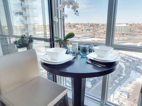 New Sweeping Views Luxury 2br Suite Pool Table, Rooftop Patio, Bbq, Coffee
