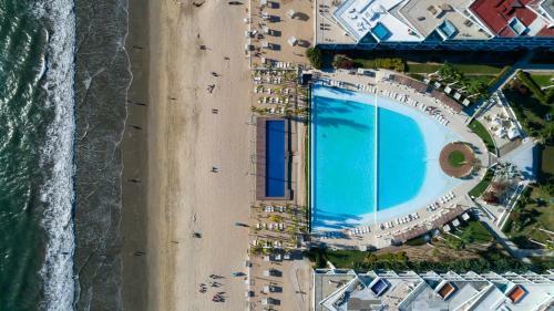 Blue View Beauty! Beachfront Condo With Large Private Terrace