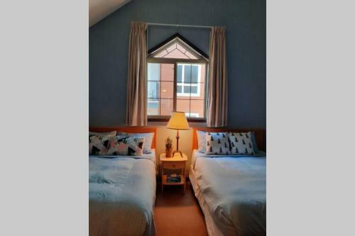 Delightful Chalet 2bd 2ba Pool Hot Tub Bbq Private Entry Park Pass
