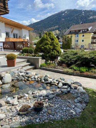 Hostal Fr�hst�ckspension Alpenrose