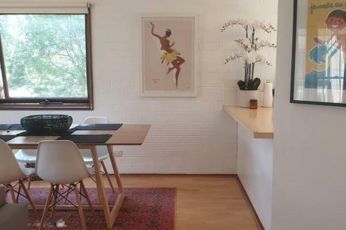 Apartamento Cosy Great Location 2bed 1bath With Parking