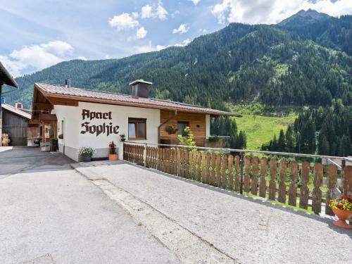 Spacious Apartment In Tyrol With Mountain View