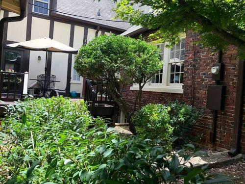 Bama Bed And Breakfast - Historic Haven