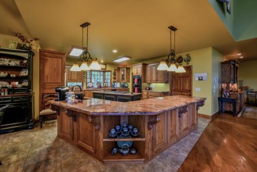 Bama Lakeside Retreat