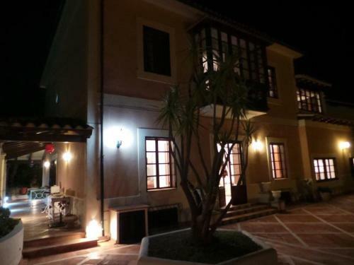Luxury Villa For 16 People With Seaview, Pool And Bbq