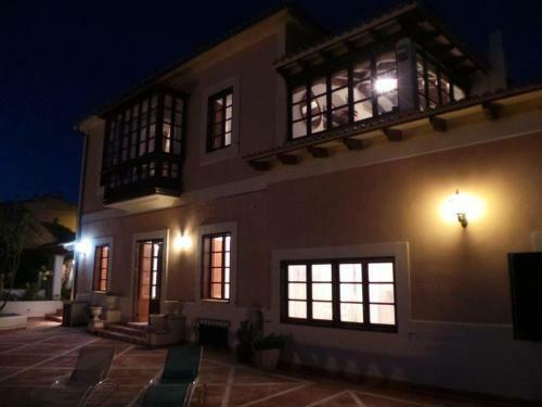 Luxury Villa For 16 People With Seaview, Pool And Bbq
