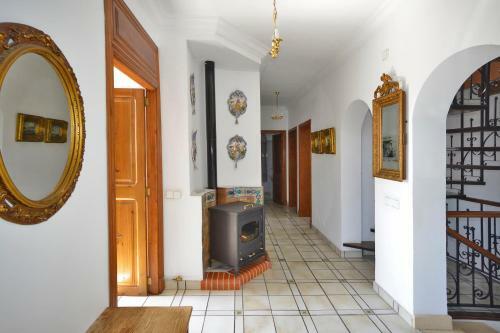 Luxury Villa For 16 People With Seaview, Pool And Bbq