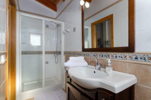 Yourhouse Son Perxa, Quiet Villa With Private Pool For 8 Guests