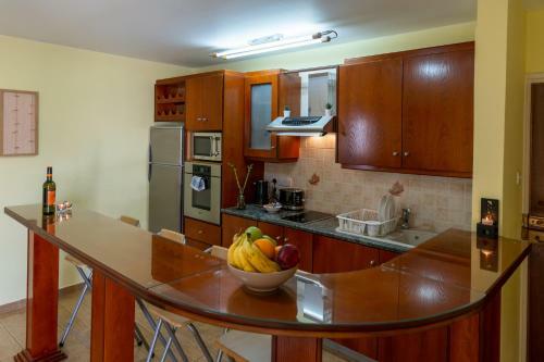 Gold Feathers Apartment