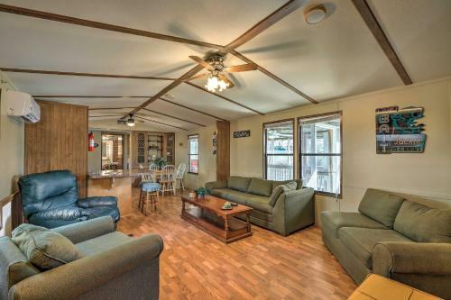 Pet-friendly Wedowee Cabin - Shared Boat Dock