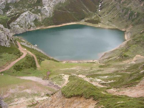 C R Altobierzo, 9 H Y 9 Ba�os