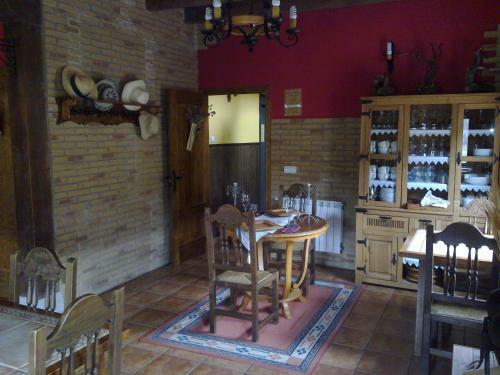 C R Altobierzo, 9 H Y 9 Ba�os