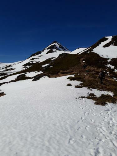 C R Altobierzo, 9 H Y 9 Ba�os
