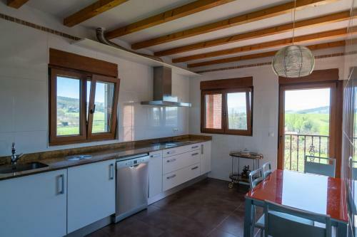 �nueva! Encantadora Casa R�stica, C�moda Y Amplia.