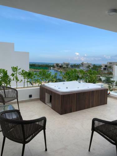 Ocean View 4 Br House- Beach, Private Pool&jacuzzi