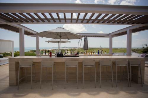 Apartamento Ocean View Condo-beach, Rooftop Pool & Jacuzzi!