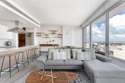Apartamento Ocean View Condo-beach, Rooftop Pool & Jacuzzi!