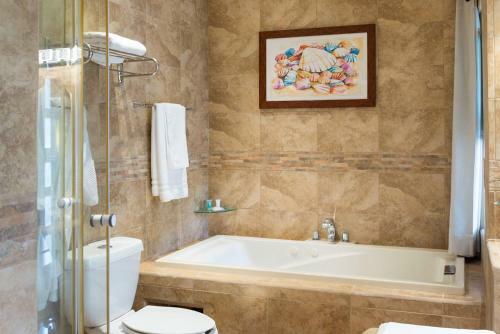 �lamos Inn Hotel Con Jacuzzi Y Piscina