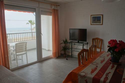 Apartamento Dos Dormitorios, Primera L�nea Y Aire Acondicionado