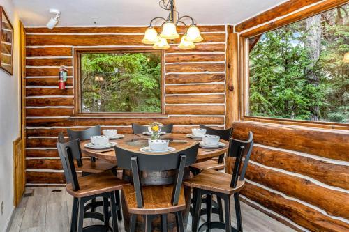 Cozy Tree & Ski House