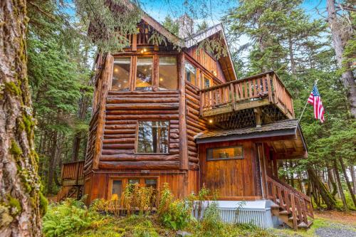 Cozy Tree & Ski House