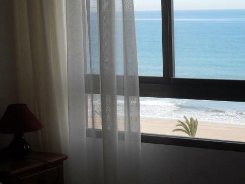 Apartamento Primera Linea Con Piscina Y Parking.