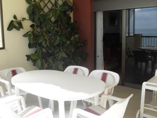 Apartamento Primera Linea Con Piscina Y Parking.