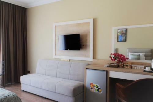Hostal Golden Palms Guest House & Cafe
