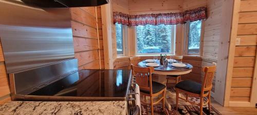 Muskrat Cabin, Private, Entire Cabin, Free Wifi