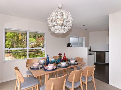 Wisteria Heights - Nelson Holiday Home