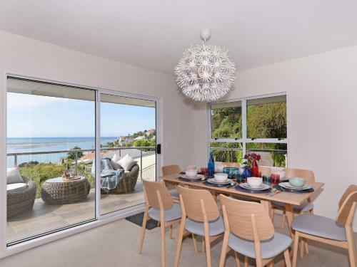 Wisteria Heights - Nelson Holiday Home