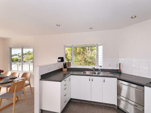 Wisteria Heights - Nelson Holiday Home