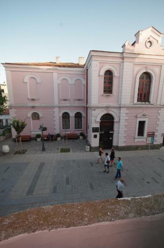 The White Apartment - Bogoridi Main Street