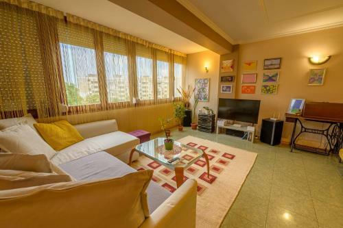 Buda High Steps Sunny Apartment - 5min To Beach