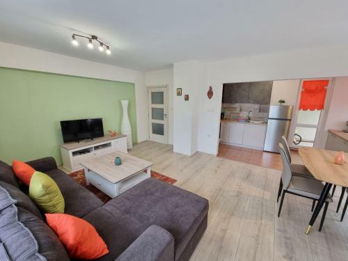 Flora - Beautiful *new* Apartment To The Beach