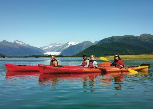 Rainbow Row - Two Private Units In Complex, Near Mendenhall Glacier, Trails, And Conveniences!