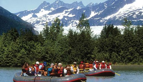 Rainbow Row - Two Private Units In Complex, Near Mendenhall Glacier, Trails, And Conveniences!