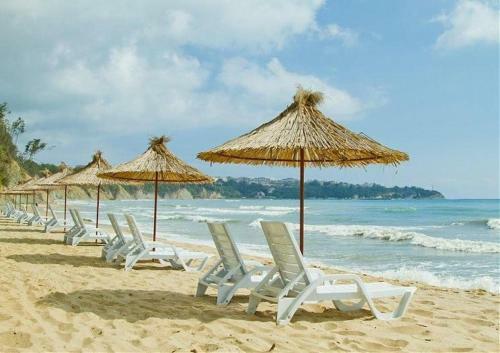 Apartamento ???????? Pines Beach Resort