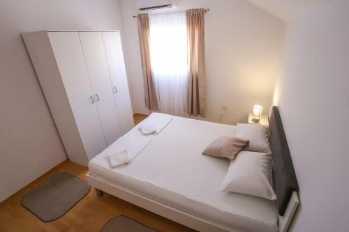 Hostal Guesthouse Aurora