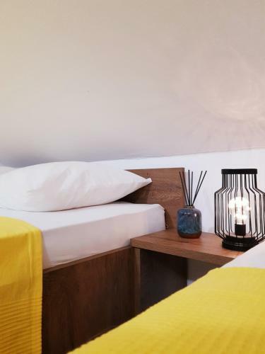 Central Studio Apartment With Parking, Balcony & Garden