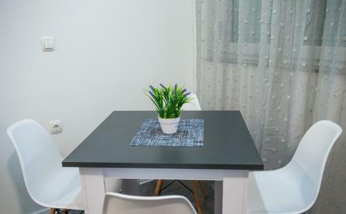 Cozy Apartment In Old Town - With Parking