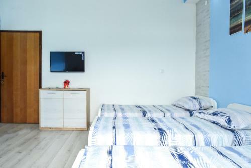 Villa Holiday Home With 4 Studio Apartments