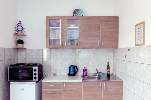 Villa Holiday Home With 4 Studio Apartments